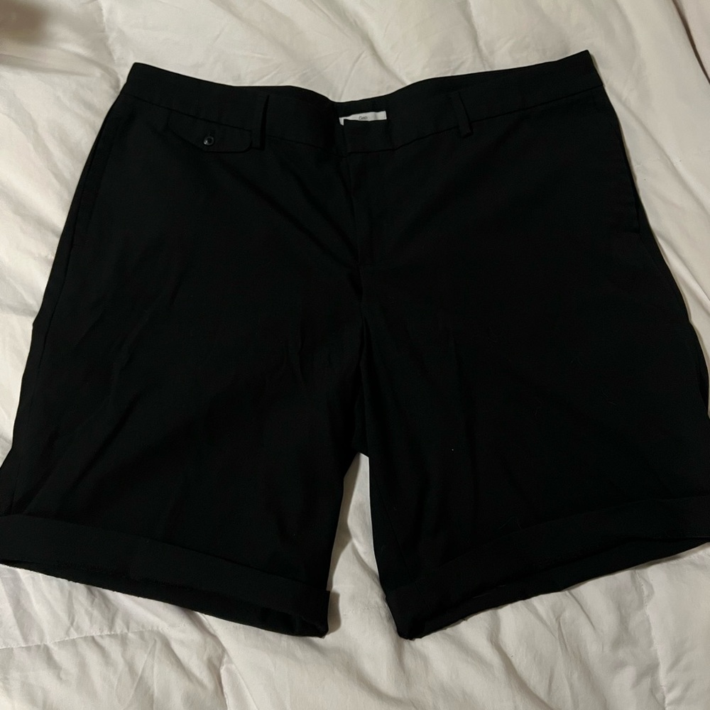 🎂Gap Bermuda style shorts